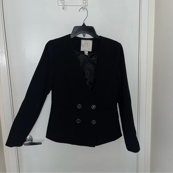 Forever 21 Black Blazer Size Small, button closure - Picture 3 of 5